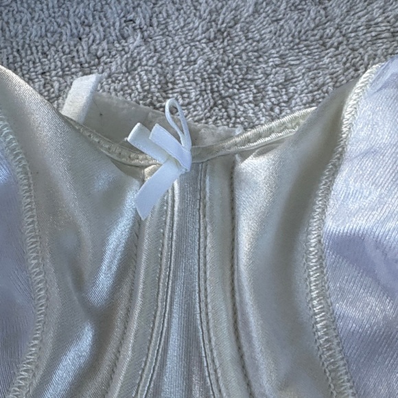 Elegant White Satin Bra - Picture 2 of 6